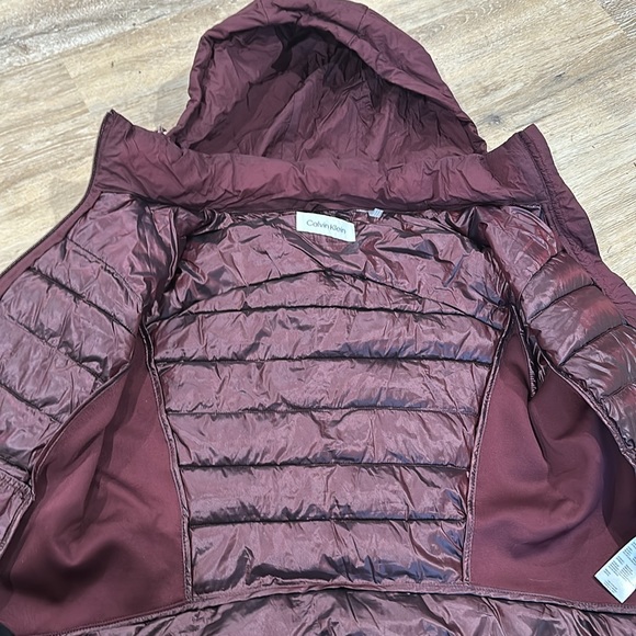 NWT Maroon Calvin Klein size large jacket - Picture 4 of 6